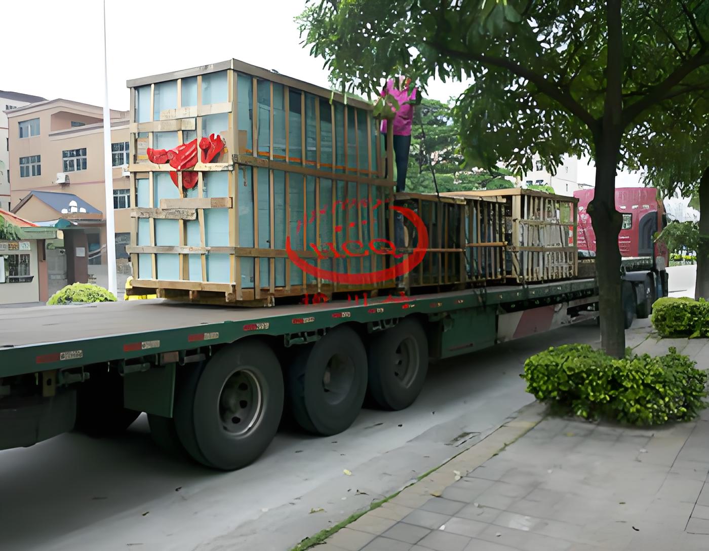 全自動(dòng)絲印機(jī)裝車(chē)發(fā)貨