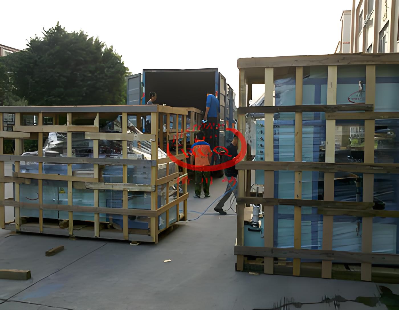 全自動絲網(wǎng)印刷機(jī)出貨